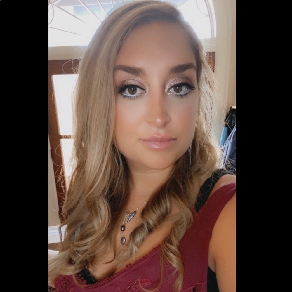 Meet your Posher, Melanie